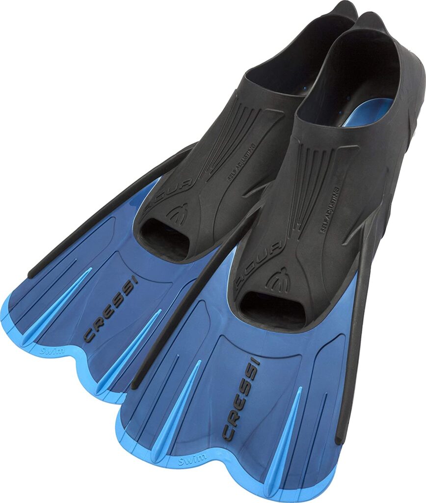 Cressi Agua kurze Schwimmflossen eignen sich perfekt als Bodyboard Flossen für Leute mit breiten Füssen oder Füssen mit hohem Rist