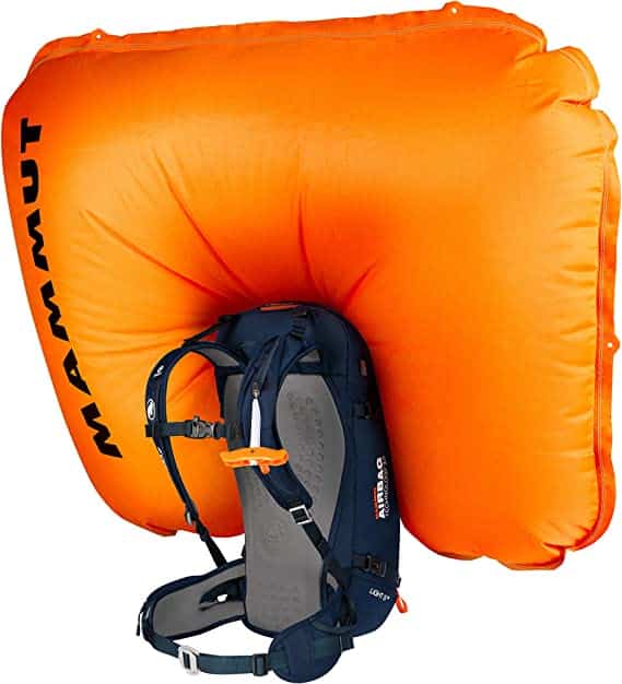 Ausgelöster Lawinenairbag von Mammut