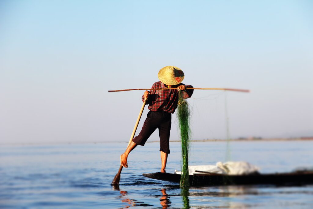 Die Geschichte des Stand Up Paddle Boarding – Was ist es? Woher kommt es? Wer sind die tragender Figuren?