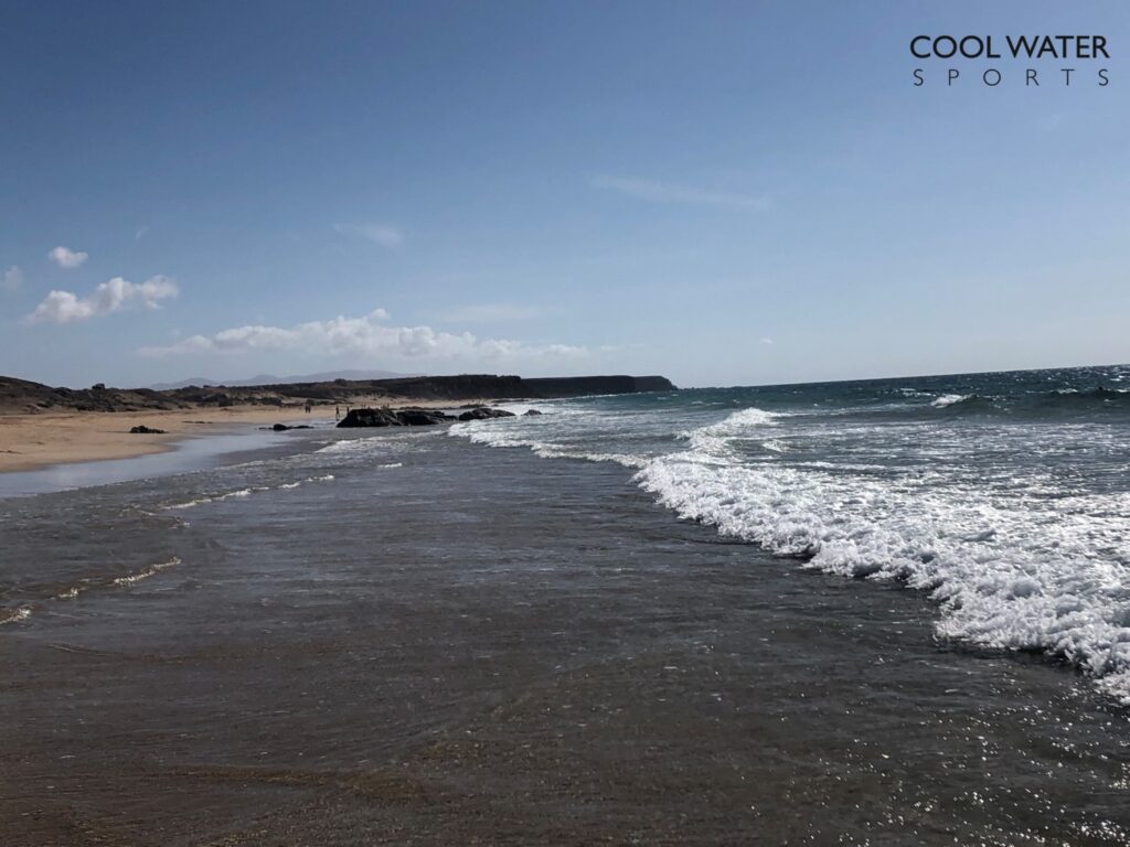 Strand welche ideal ist für Bodyboarding mit Kindern Idealer Strand in Fuerteventura El Cotillo um mit Kindern Bodyboarden zu lernen Perfekter Strand für Bodyboarding mit Kindern